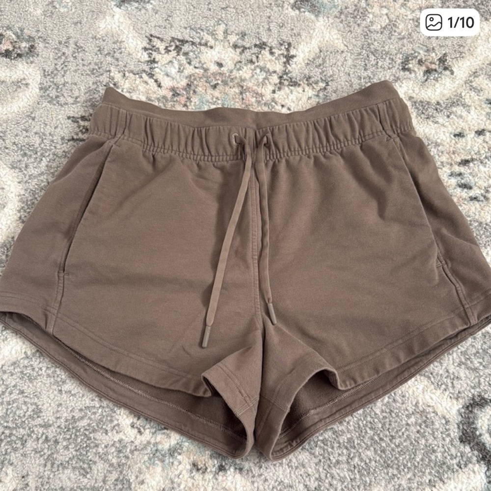 Lululemon Inner Glow High-Rise Short 3" in Nomad